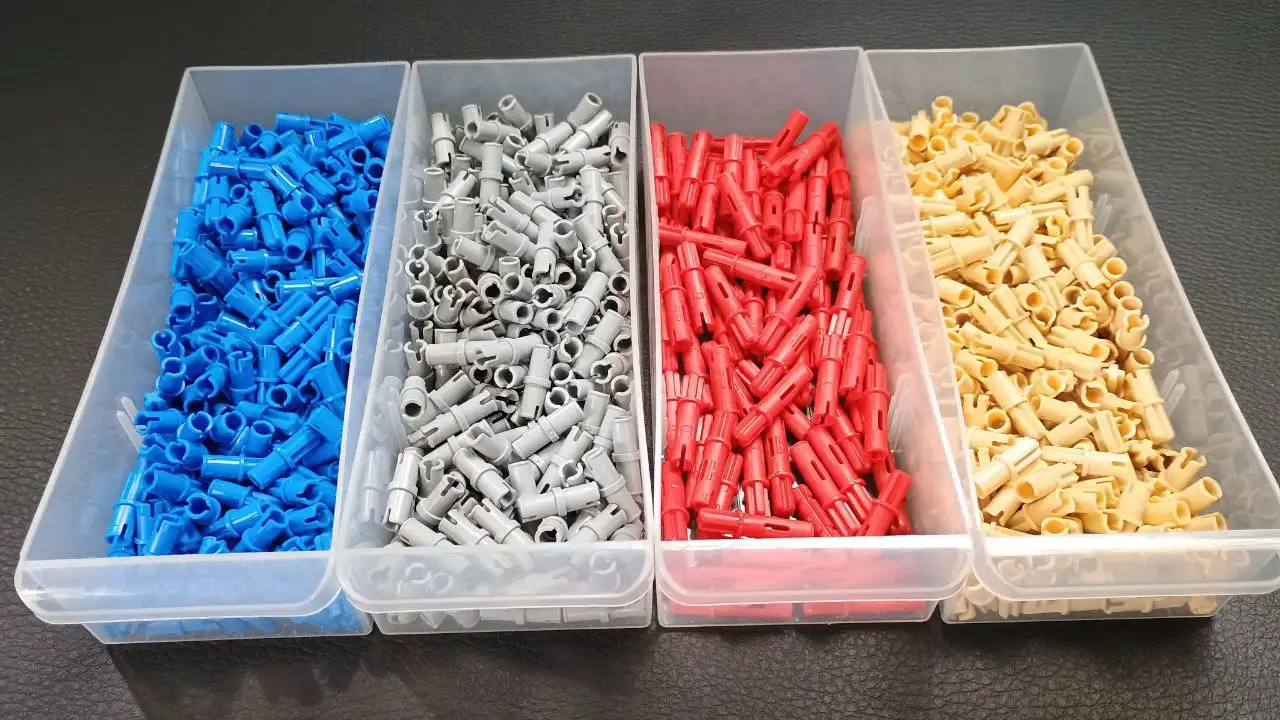 Exploring LEGO Technic Pins and Liftarms